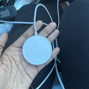 Magnetic Wireless Charger